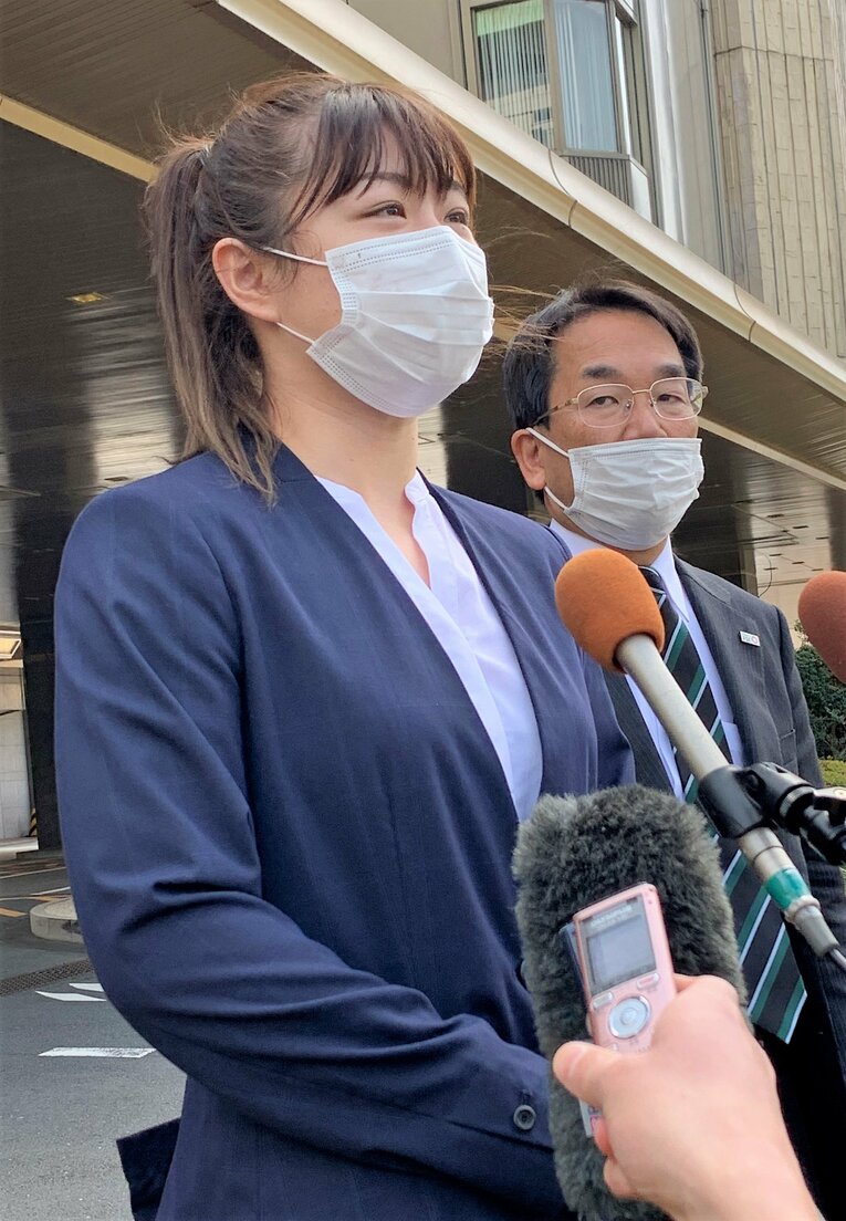 2021年3月、全日本空手道連盟の倫理委員会による聞き取りを終え、報道陣に対応する植草歩　©JIJI PRESS