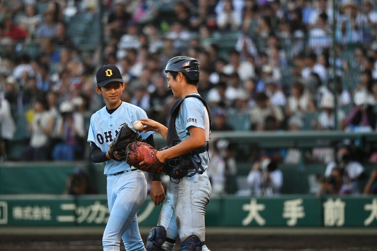 「2018年」近江・林優樹と有馬諒の2年生バッテリー　©Hideki Sugiyama