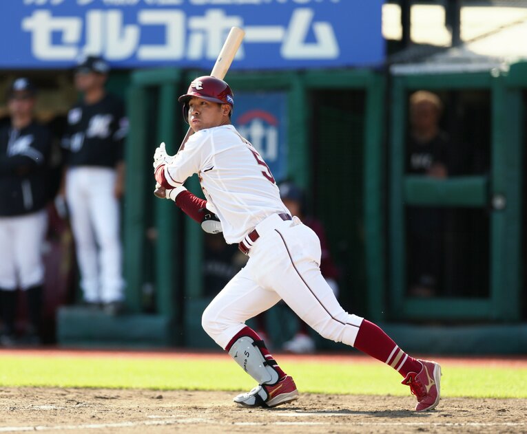 続いて指名されたのが、早稲田大の茂木栄五郎。東北楽天が3位で指名した（右に続きます）　©JIJI PRESS