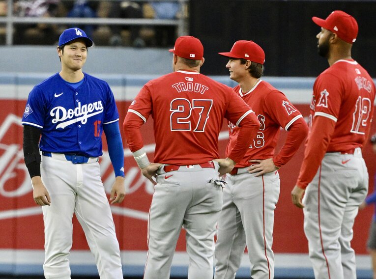 トラウト、モニアクらと　©Getty Images