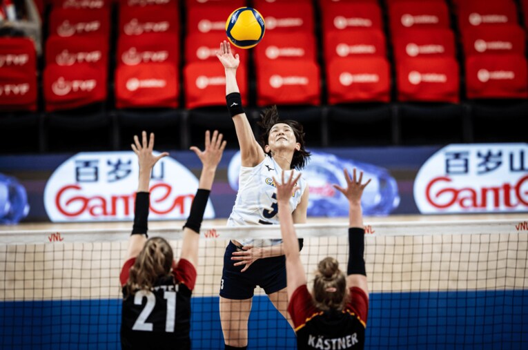 古賀紗理那（VNLドイツ戦）©︎Volleyball World