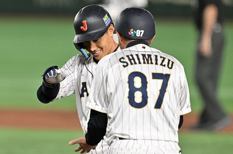 走者の還し役として侍ジャパンで機能する吉田正尚。彼の打撃力の背景とは ／ photograph by Naoya Sanuki