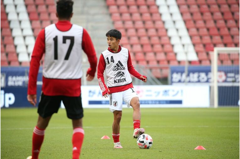 連係不足は“想定内” 19歳久保建英が森保Jで見せた「身体能力差を埋める」クレバーな技術(58) ／ photograph by JFA