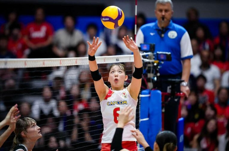 本調子とは程遠い出来に苦しんでいたセッター関菜々巳　©︎Volleyball World