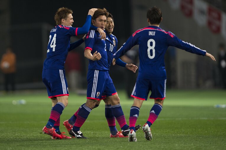 2015年ウズベキスタン戦で決めた美しいミドルシュート（6/7枚）©︎Takuya Sugiyama