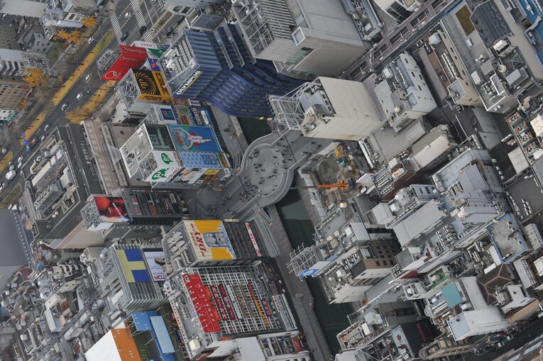 大阪・道頓堀付近。セーヌ川は6倍以上汚いとも　©BUNGEISHUNJU