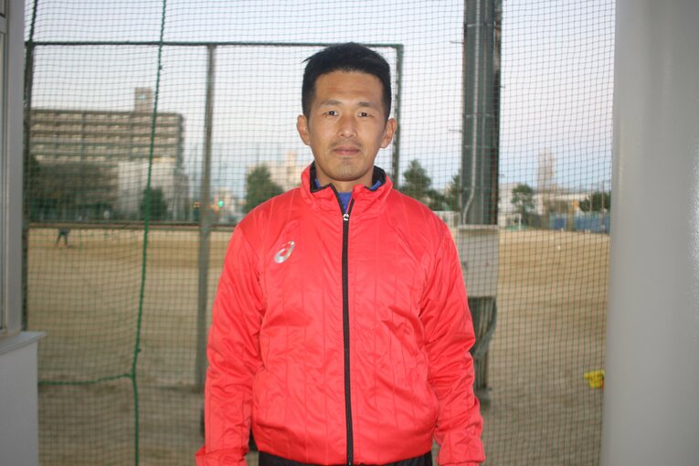 新チームに向けた意気込みを語る小西監督（2021年11月撮影）　©︎Takahito Ando