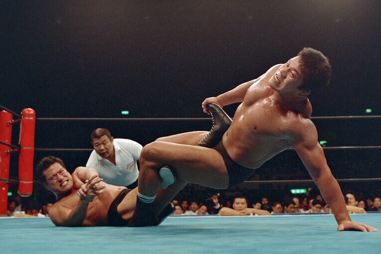 足4の字固めの攻防