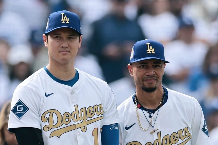 スター軍団、ドジャースをけん引する大谷翔平とムーキー・ベッツ ／ photograph by Getty Images