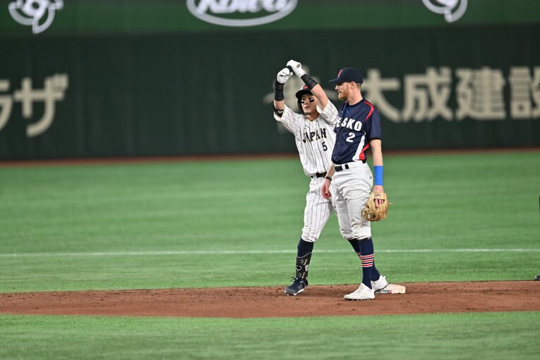 牧原大成編／侍ジャパン選手たちのペッパーミルパフォ　©Naoya Sanuki