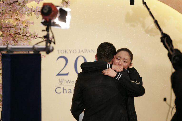モロゾフコーチをはじめ、サポートしてくれた人々と勝ち取った「世界女王」だった　©Takuya Sugiyama