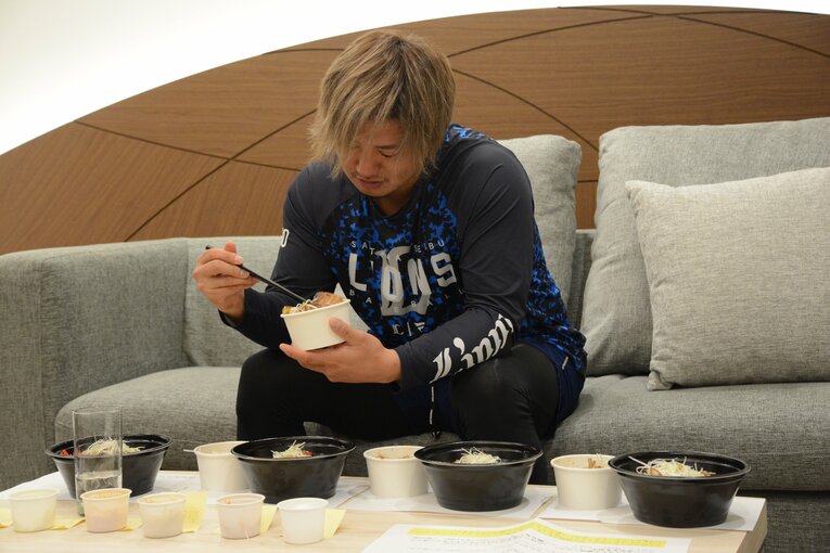 潜入した試食会の様子　©Carlos Yabuki