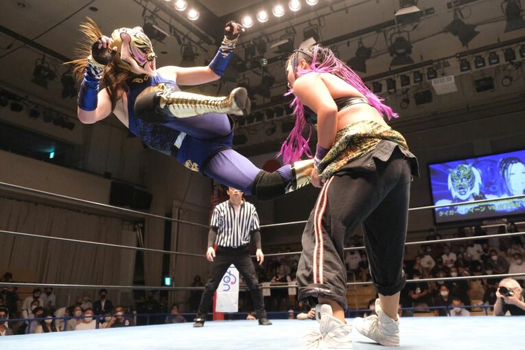 「はっきり言って、初代タイガーマスクのクローン」 《タイガー・クイーン》衝撃デビューに佐山聡も「思った以上の合格点」(24)