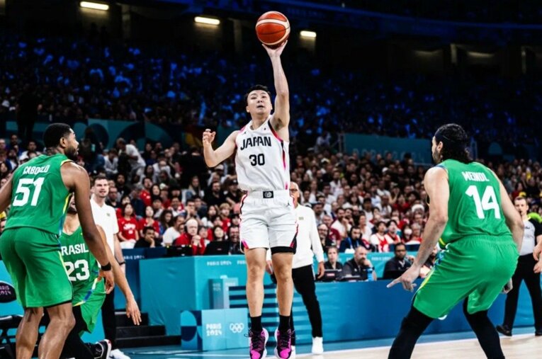 日本史上最高のシューターの呼び声も高かった23歳の富永啓生だが、パリ五輪ではほとんど出場機会をえることができなかった　©FIBA