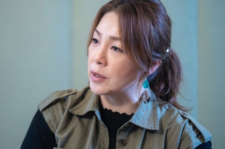 インタビューに答える女子プロレスラーの井上貴子 ／ photograph by Takuya Sugiyama