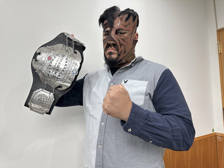 蛍光灯で殴り合い、大流血して…メキシコ人デスマッチファイター「もっと日本にいたい」ビオレント・ジャックの切実な思い「外国人がって…でも、ここがオレの家」(111)