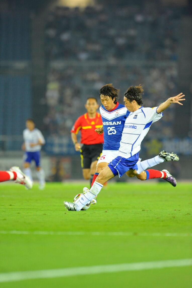 ガンバ大阪（当時）の遠藤保仁ともたびたび対戦　©Sports Graphic Number