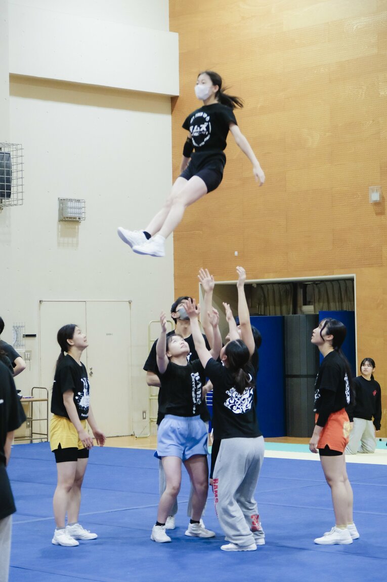 現在の東外大チアリーディング部の練習風景。部員は80人を超えるという　©Wataru Sato