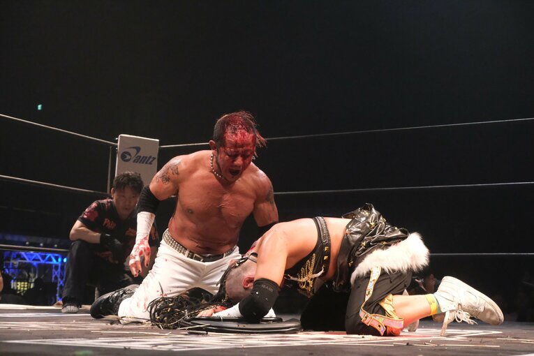 元パティシエが蛍光灯で殴り合い…“デスマッチアマゾネス”山下りなの媚びない魅力「犯罪以外なら何してもいい」 米国で男子相手に王座獲得(11)