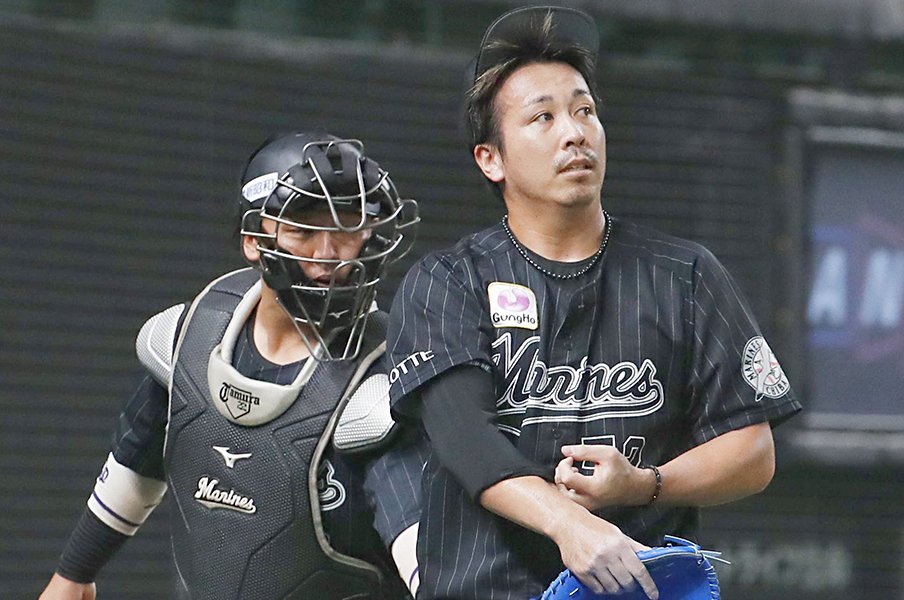 ロッテ益田直也の進化とシンカー 井口監督の助言 記録よりも優勝 プロ野球 Number Web ナンバー