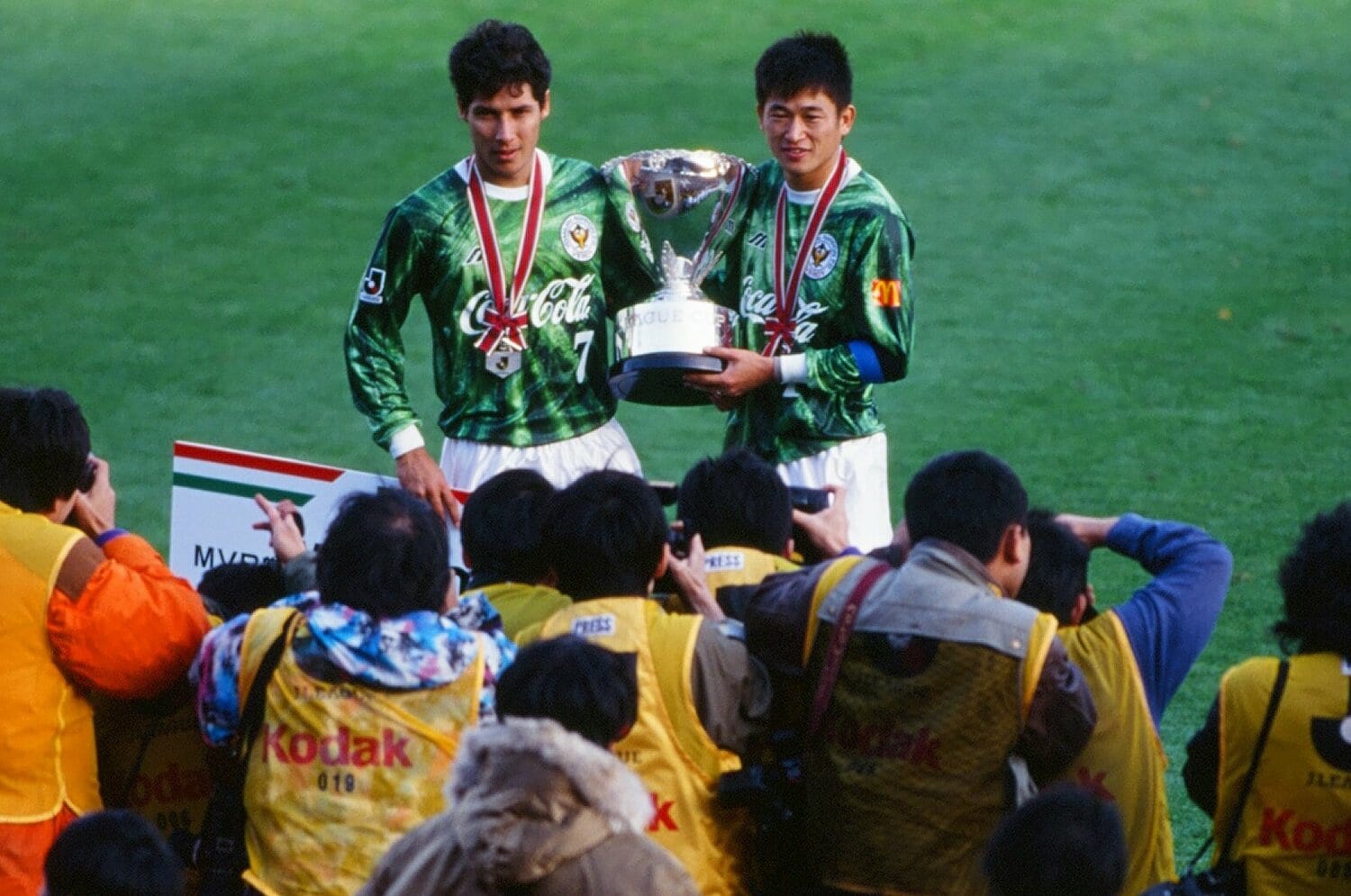 93年のビスマルクとカズ　©J.LEAGUE