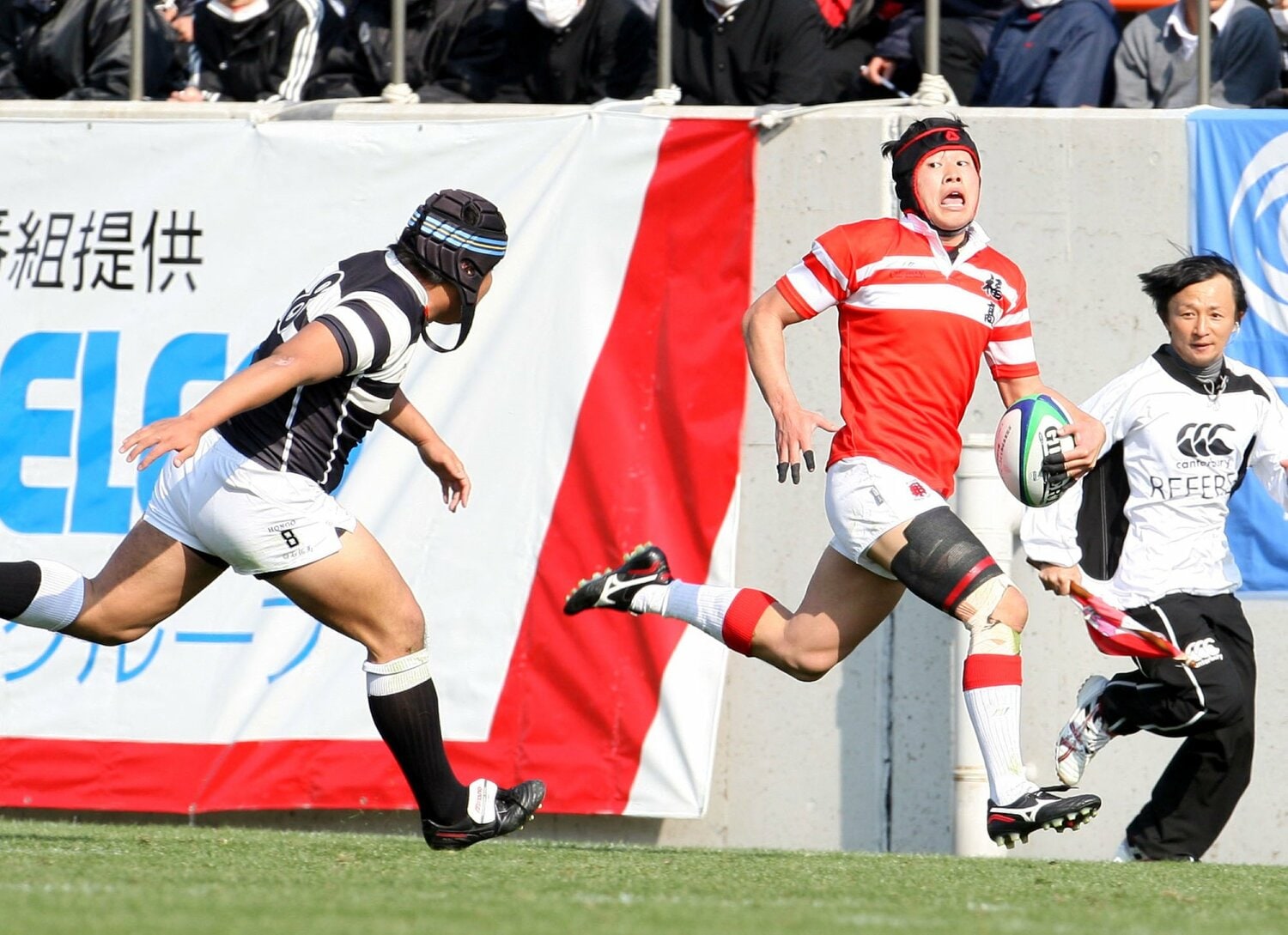 第90回全国高校ラグビー大会、本郷高戦の試合終了間際に逆転トライを奪う福岡高・福岡（3年時）©︎Sankei Shimbun