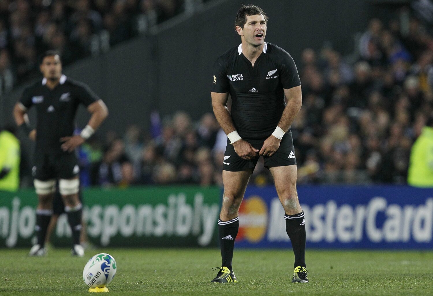 24年ぶりのW杯制覇に導いたSOスティーブン・ドナルド。相模原をはじめ日本の4クラブでもプレーした（ちなみに離脱したカーター、スレイド、クルーデンも日本でのプレー経験がある）　©︎AP/AFLO