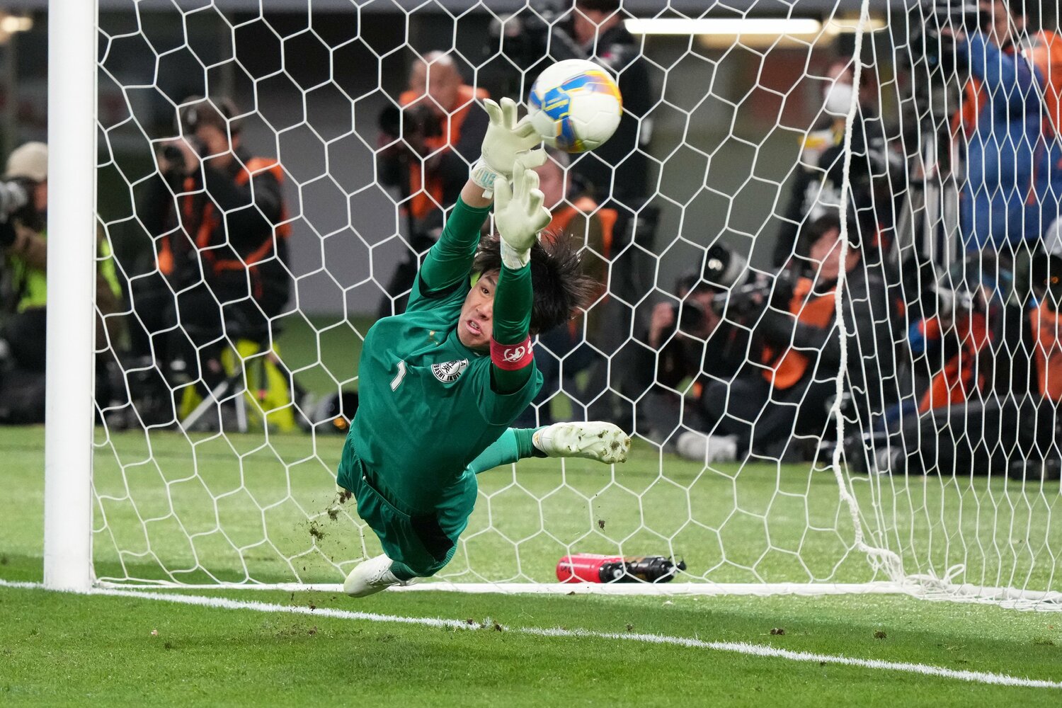 前橋育英GK藤原の好セーブ　©Getty Images