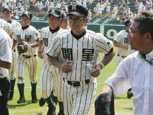 「末代までの恥」発言で話題に…14年ぶり甲子園にカムバックの“やくざ監督”を変えた「あるキッカケ」　現代は「正面切って突っ張る子がいない。でも…」