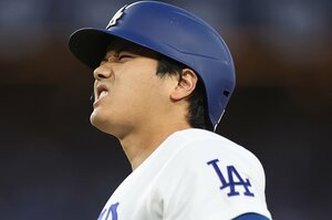 「あぁっ！」大谷翔平が絶叫した死球→右肩に巨大湿布…ドジャースGMが「議論しなければ」と語った“投手専念”、まさか2日後にやってくるとは
