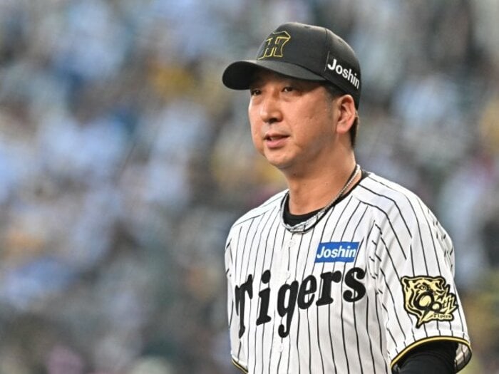 「何をしているんだ」藤川球児監督（45歳）が激怒した“珍しい瞬間”…エラーした選手を“批判しない”監督術「全員で反省」こうして阪神を優勝させた＜Number Web＞ photograph by Hideki Sugiyama