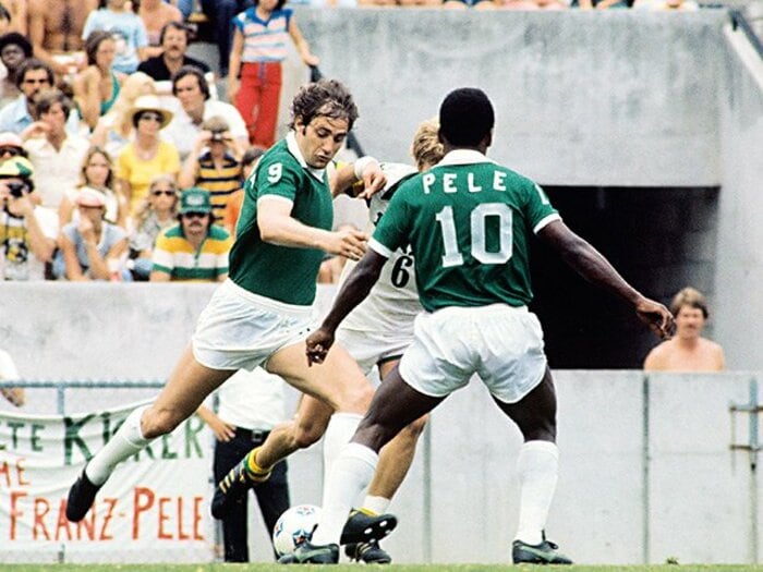 ペレ、ベッケンバウアーの上に君臨。米国で輝いたキナーリャの思い出。＜Number Web＞ photograph by L'Equipe