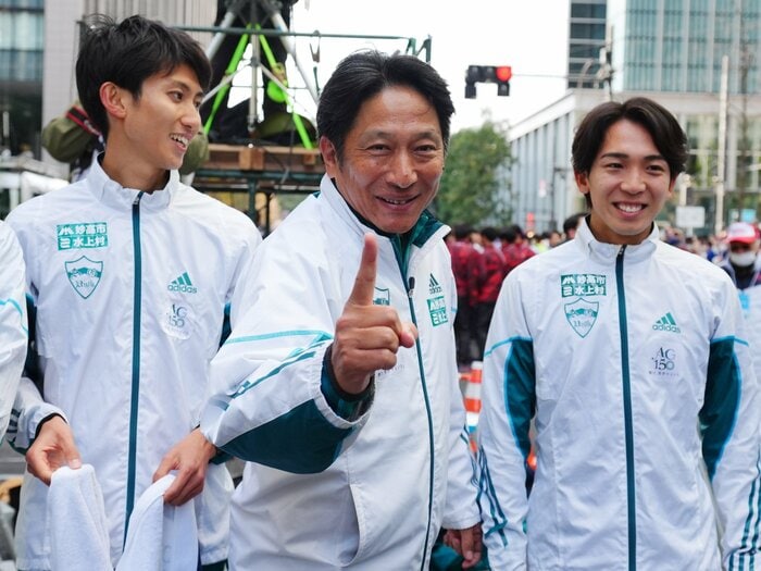 原晋監督「今の青学があるのは、彼らのおかげ」就任当初に“じつはあった”部員やOBからの反発…箱根駅伝の最強監督を支えた“仲間たちの協力”秘話＜Number Web＞ photograph by JIJI PRESS