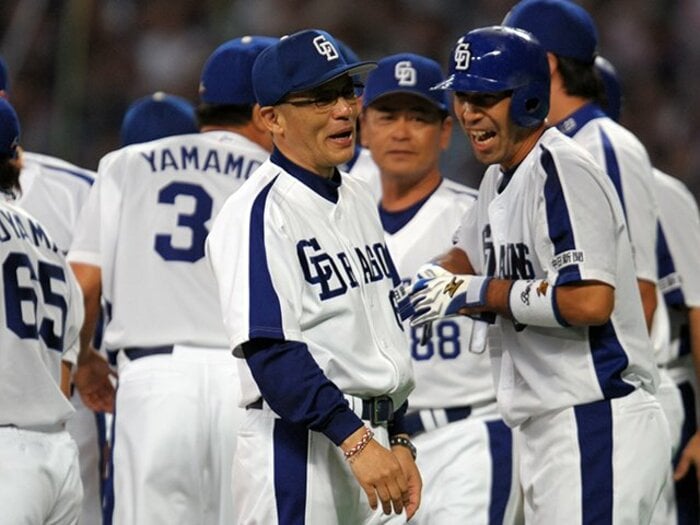 監督・落合博満「他の誰かのために野球をやるな」「数字を上げることだけを考えろ」 井端弘和や和田一浩らの覚醒を導いた指導法とは＜Number Web＞ photograph by Naoya Sanuki