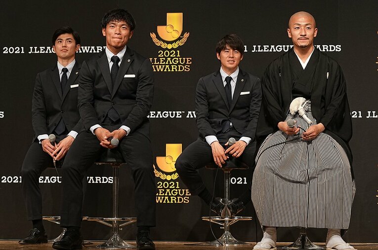 旗手怜央、前田大然 ／ photograph by J.LEAGUE