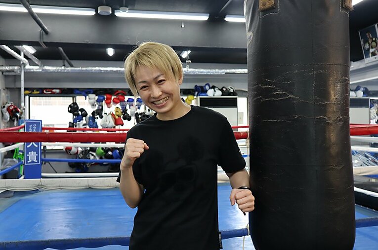 プロ転向18年の宮尾綾香（38）。“上戸彩に似てる”と騒がれた過去も笑い飛ばせるぐらい、すべてをボクシングに捧げている ／ photograph by Masayuki Sugizono