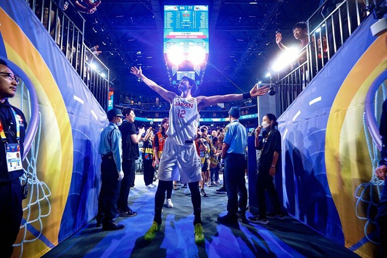 攻守に活躍を見せチーム2番目の21得点を挙げた渡邊雄太　©︎FIBA