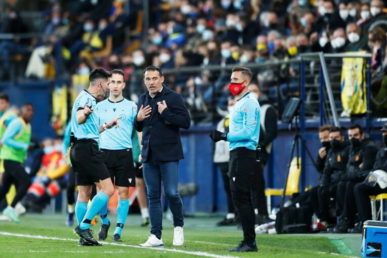 久保建英がエメリ戦術にハメられた？ “代表前の古巣ビジャレアル戦”撮影カメラマンが見た苦闘の要因〈少年ファンはユニをおねだり〉(40)