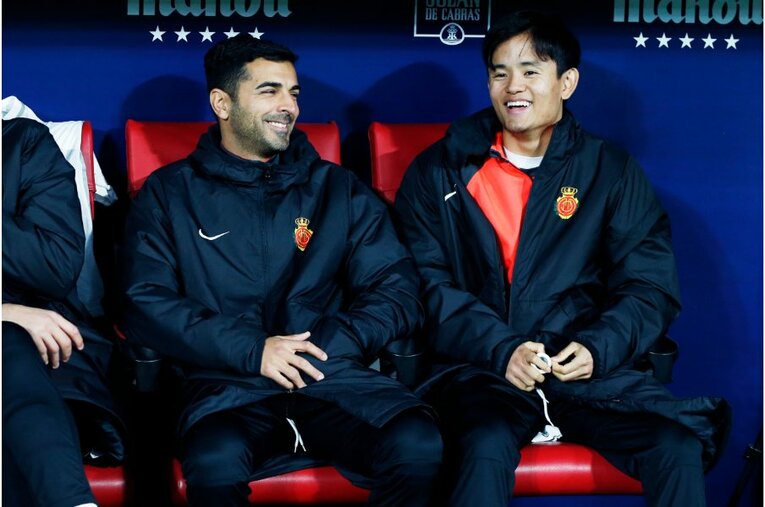 久保建英が“鉄壁アトレティコDF”をミスらせた　今季初ゴール写真に感じる「タケの厄介さ」とは〈撮影者の視点〉(5)