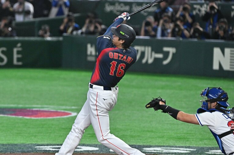 WBC初戦の台湾戦の第1打席でいきなり放った大谷翔平の二塁打は一次ラウンド最速の打球速度だったという　©Hideki Sugiyama