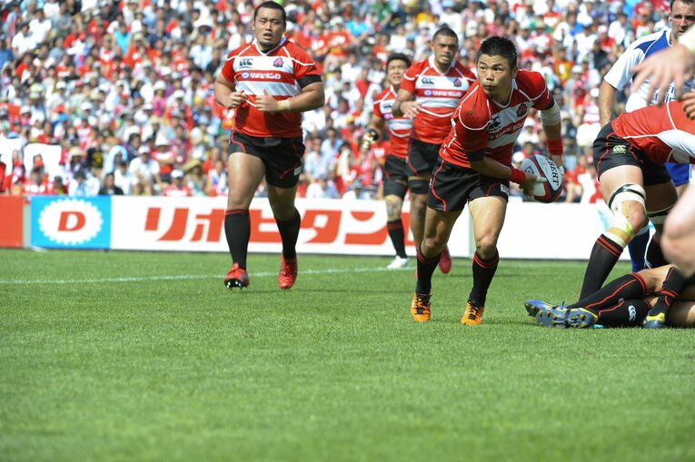 強豪・ウェールズを相手に歴史的な勝利を挙げた2013年の試合での田中　©︎BUNGEISHUNJU