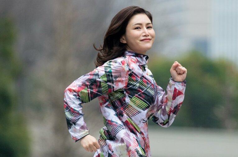現在は、信州大学特任教授としてメディアで活躍している山口真由さん。ランニングを始めた理由とは？ ／ photograph by Miki Fukano