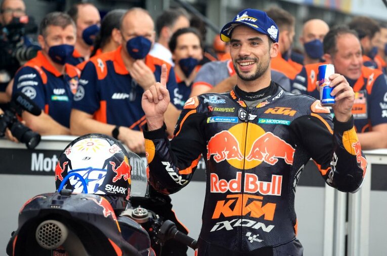 悪コンディションのレースを制し、MotoGPクラス通算4勝目を挙げたオリベイラ。最高峰クラス昇格後3年目、ポルトガル出身の27歳 ／ photograph by Satoshi Endo