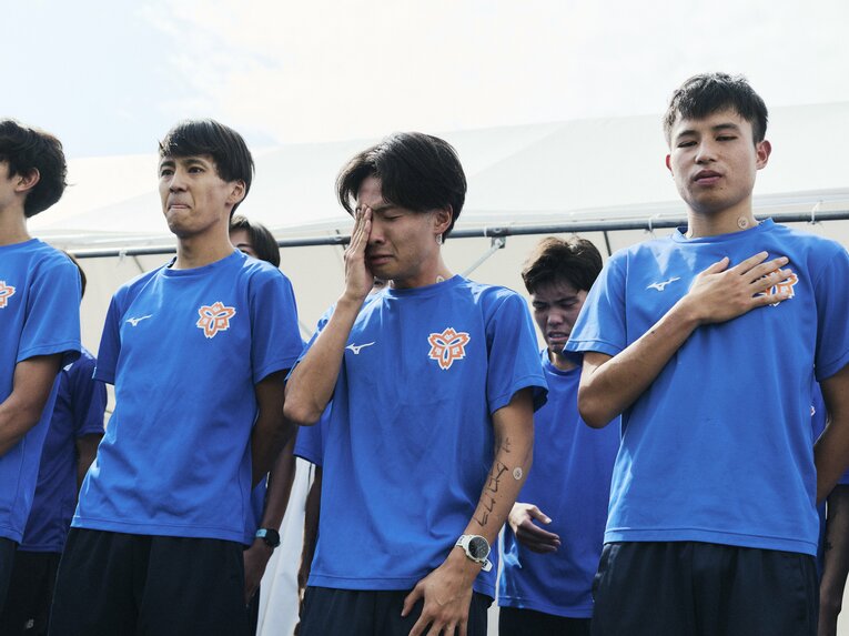 10月に行われた予選会で9位に入り、78年連続78回目の箱根駅伝出場を決めた日体大の選手たち。安堵からレース後は涙も　©Yuki Suenaga