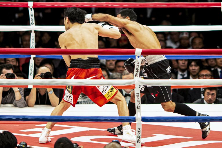 ドーピング違反に終わった第1戦に続き、山中慎介との第2戦は計量オーバー。2RでKO勝ちを収めたものの、後味の悪い結果に　©Naoki Kitagawa