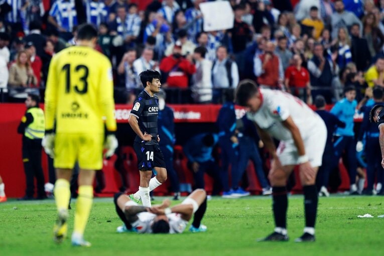 久保建英「脱臼ケガ明け緊急出場」を撮った…W杯へ頼もしい攻撃力と“激論”、気になるのは“ほぼ90分プレー時の疲労感”(38)