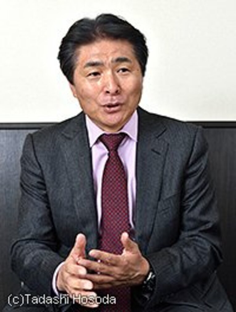 1958年4月4日、静岡県生まれ。監督やコーチとしてU-20、U-23、A代表と様々な世代の日本代表を指導。'02年の日韓W杯ではトルシエ・ジャパンのコーチとしてベスト16進出に大きく貢献。現在はサッカー解説者。