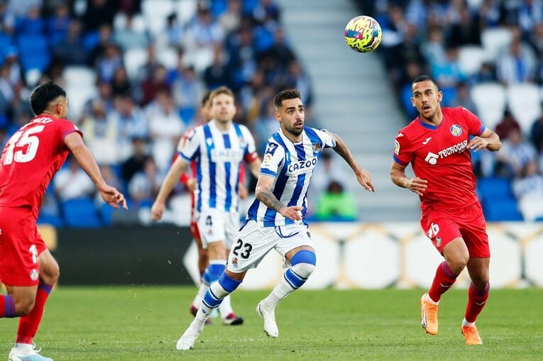 「TAKEあなたは最高です、と日本語で…」久保建英21歳はソシエダで愛される「日本人最多リーガ6点目＋“MVPタケクボ”コール」を撮った(39)