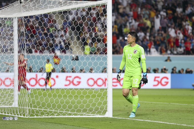 スペイン戦、モラタにゴールを決められる　©Kaoru Watanabe／JMPA