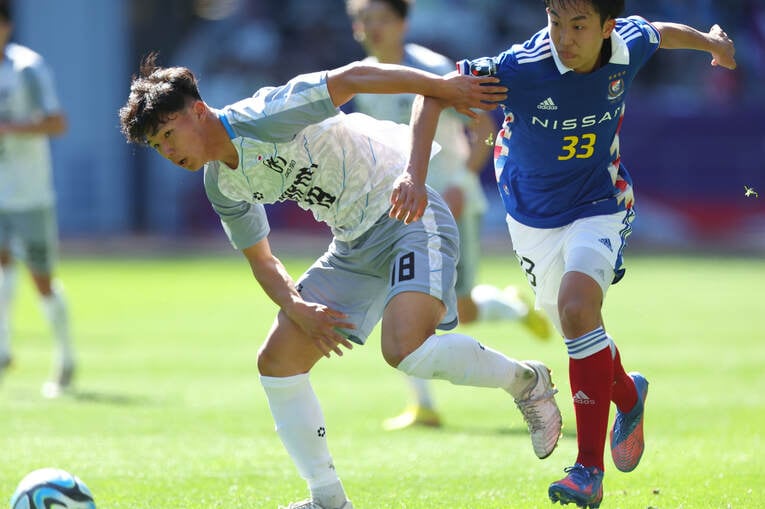 【日本サッカー名選手レア写真集】2022年、高校生時代の塩貝健人（画像は右に続きます）　©Yohei Osada/AFLO